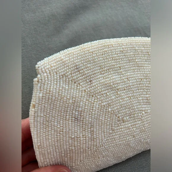 Adorable 1960s Vintage White Beaded Clutch Purse. Great Condition EUC - Picture 5 of 8